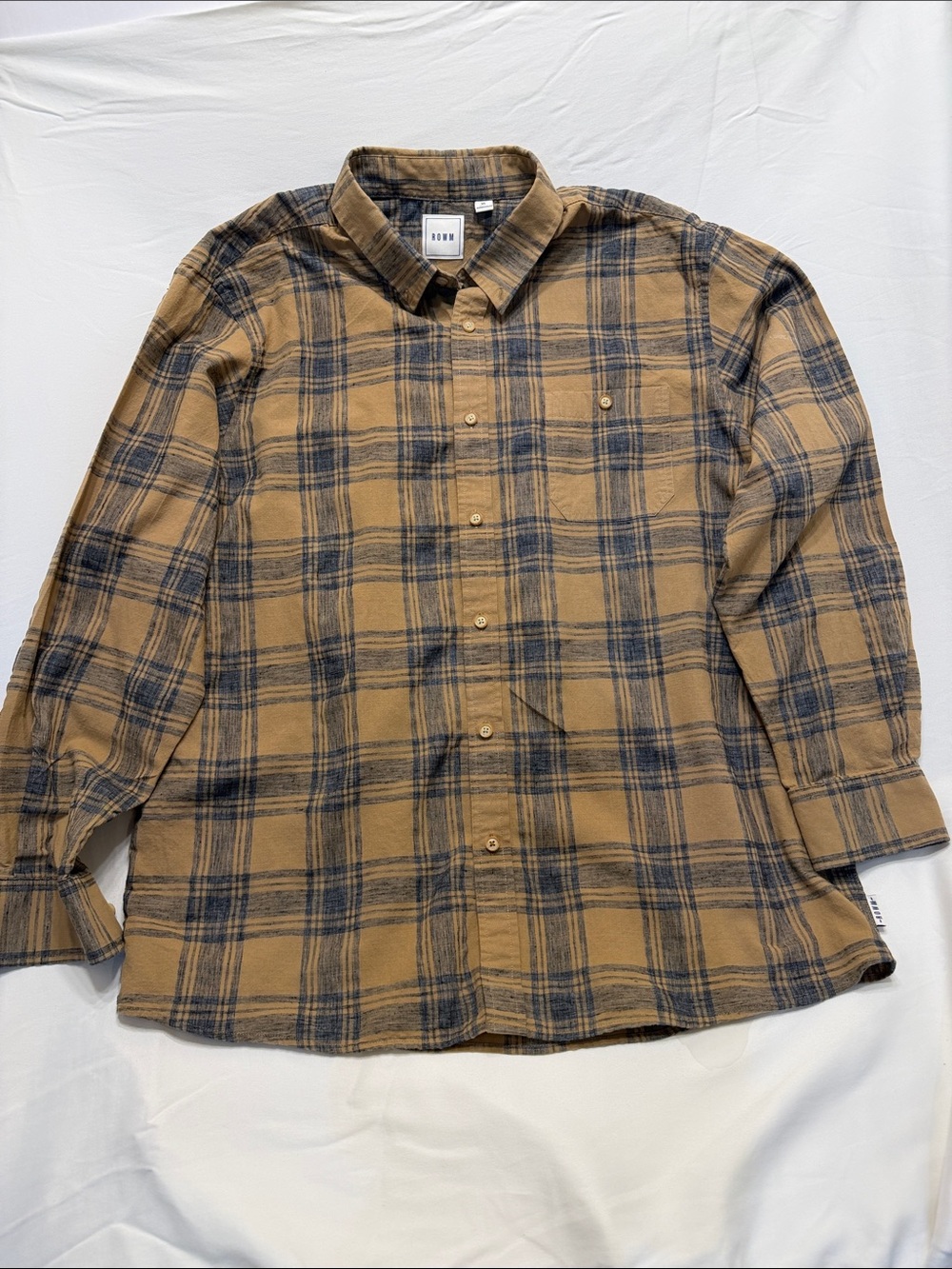 Men's Plaid Button-Down Shirt in Tan and Navy ROWM